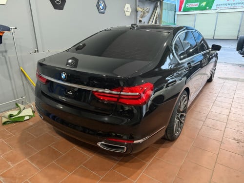 2016 BMW 740i ក្រដាសពន្ធ