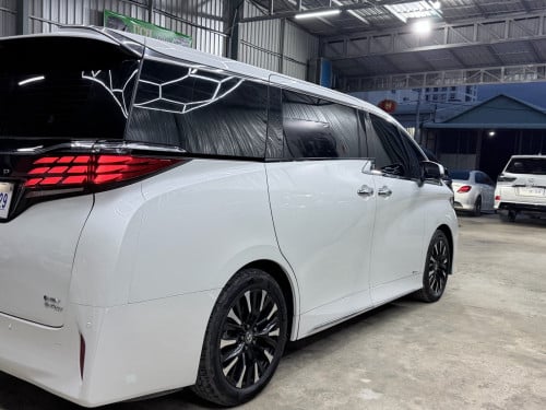 2024 Toyota Alphard Executive Lounge ម្ចាស់ដើម