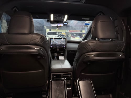 2024 Toyota Alphard Executive Lounge ម្ចាស់ដើម