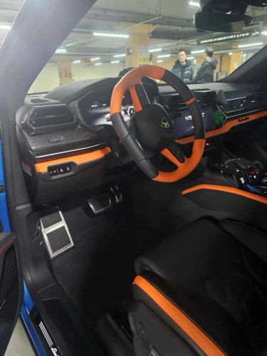 2025 Lamborghini Urus SE Hybrid