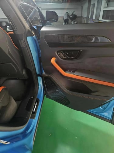 2025 Lamborghini Urus SE Hybrid