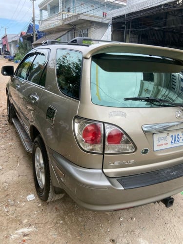 8300$ចរចា Lexus Rx 300 ឆ្នាំ99 up2001 ប៉ុង2