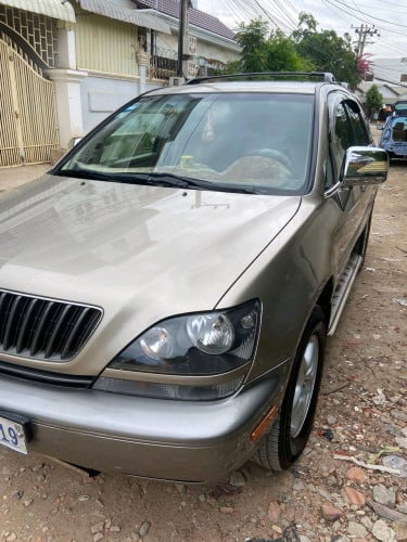 8300$ចរចា Lexus Rx 300 ឆ្នាំ99 up2001 ប៉ុង2