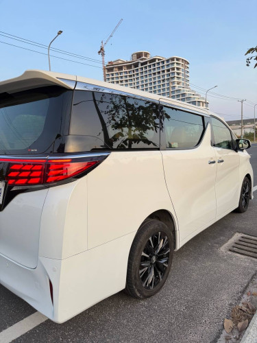 Alphard 015 Up025 មាន license