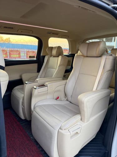 Alphard 015 Up025 មាន license