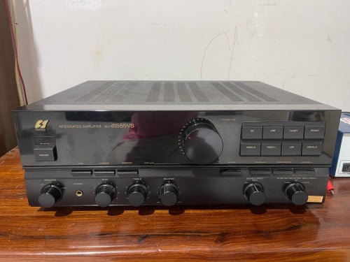 Amplifies SANSUI
