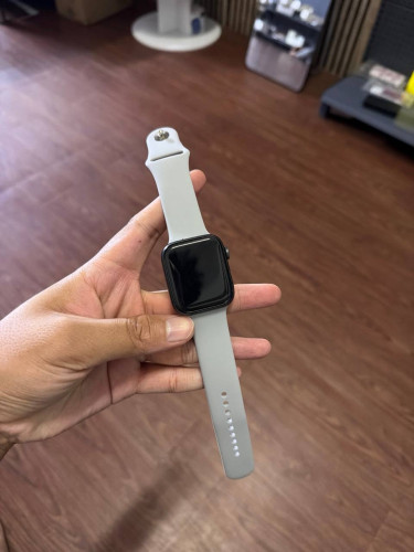 Apple Watch SE 44mm black