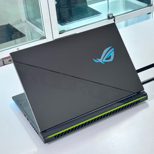 Asus ROG Strix G18