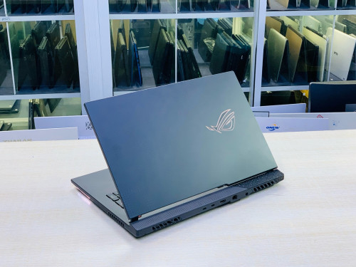 Asus ROG Strix Scar G17 17.3”2K 240Hz