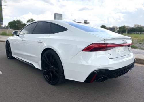 Audi A7 ⬆️ RS7