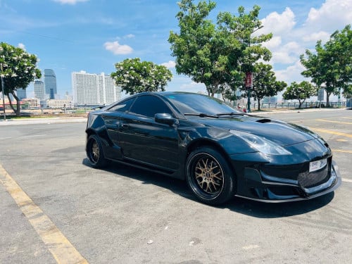 Celica ពណ៌ខ្មៅ​ ឆ្នាំ​2000