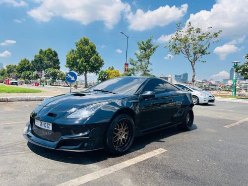 Celica ពណ៌ខ្មៅ​ ឆ្នាំ​2000