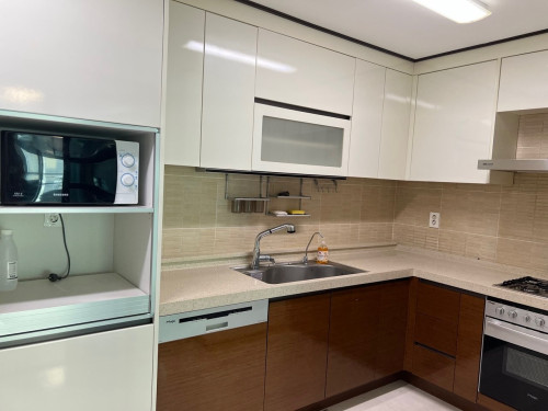 𝐅𝐨𝐫 𝐑𝐞𝐧𝐭: 3-Bedroom Apartment – De Castle Royal, BKK1