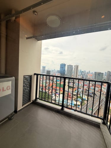 Condo for rent at R&F 60m