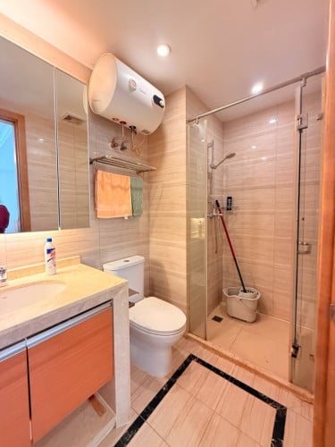 Condo for rent at R&F 60m