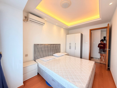 Condo for rent R&F