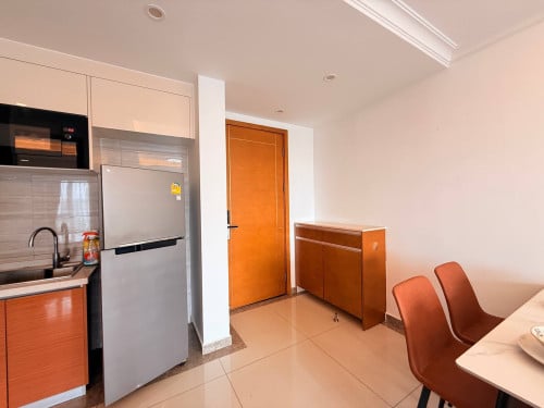 Condo for rent R&F