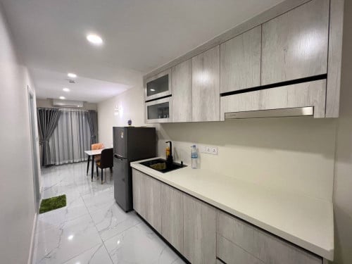 Condo for rent UK 548