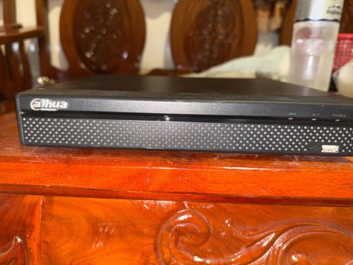Dahlua DHI - XVR5116HS - S2 16CH with watashi switching adapter 30A