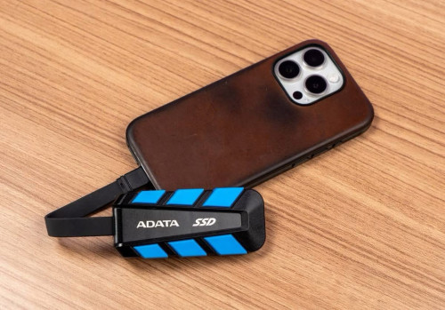 External SSD Brand Adata SC 750 ☺️☺️ មានការធានា1ឆ្នាំពេញបងៗ អីវ៉ាន់មាននៅក្នុងស្តុក 📩