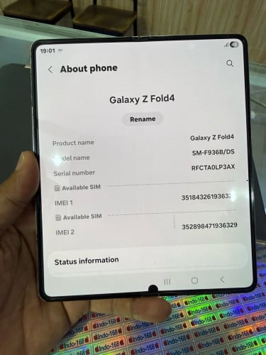 Fold4 សានុំស៊ិម២ អុច lcd