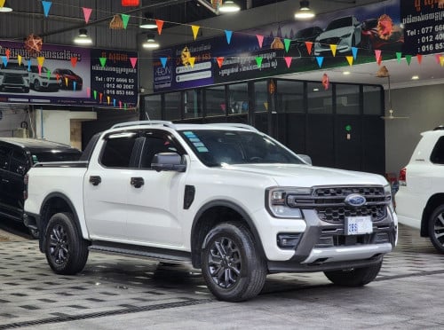 Ford Ranger Wildtrak 2023 ប្រើបាន18000Kmថ្មីខ្លាំង