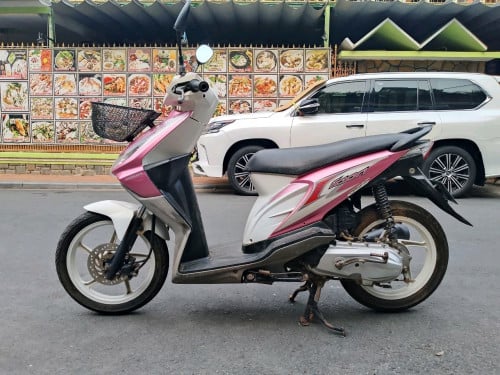Honda icon 2010 650$