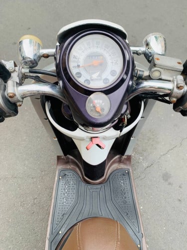 Honda scoopy (110cc, year 2011, 550$) have all documents
