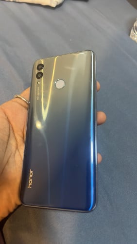 Honor 10 Lite good quality- no scratches , smooth functioning