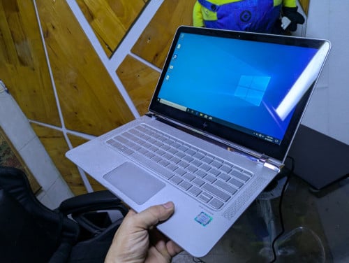 HP spectre/i7 7500u/ram8/256 M.2/13inch