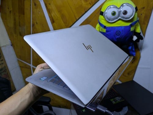HP spectre/i7 7500u/ram8/256 M.2/13inch