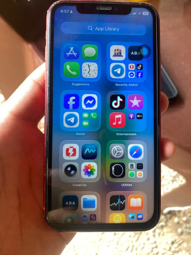 iPhone 11 64g អត់ជាប់អី