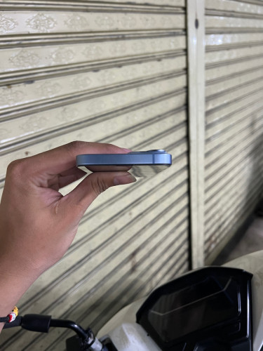 iPhone 14 ដូលអេក្រង់ផ្សេងនៅទាំងអស់លក់210$ បងៗត្រូវកាទាក់ទង់មក070987152❤️