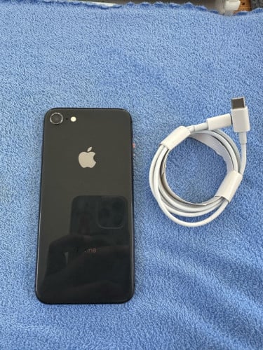 Iphone 8 i’d ប្រើបាន 30$ Free ខ្សែសាក