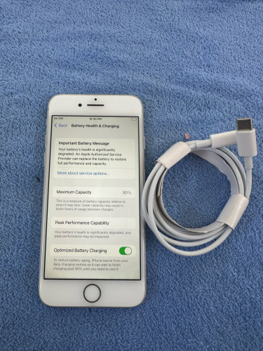 Iphone 8 i’d ប្រើបាន 30$ Free ខ្សែសាក