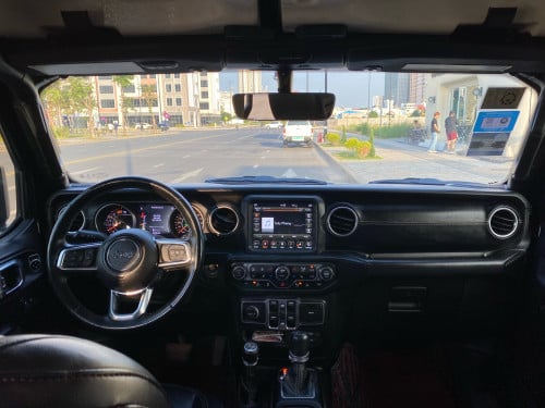 Jeep Sahara 2018 ( Full Option ) 60000mile សុីន 38500$ ចរចារ