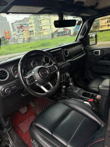 Jeep Sahara 2018 ( Full Option ) 60000mile សុីន 38500$ ចរចារ
