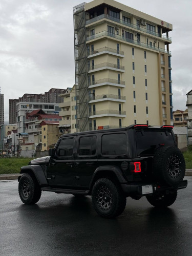 Jeep Sahara 2018 ( Full Option ) 60000mile សុីន 38500$ ចរចារ