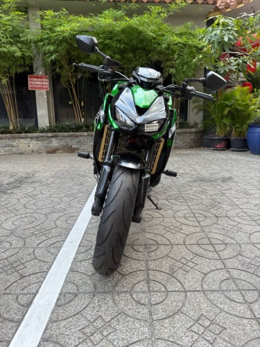 Kawasaki Z1000