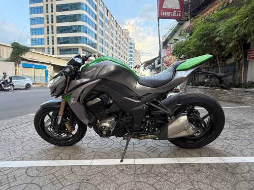 Kawasaki Z1000
