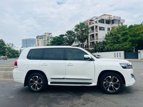 Landcruiser 010 ឡេីង​ 021 (បង់រំលស់)