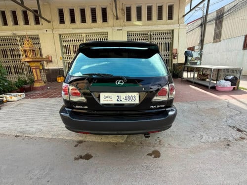 Lexus 2001.ប៉ុង1ខ្មៅ ឡានថ្មី លក់093257677077512789