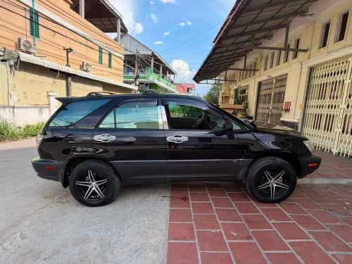 Lexus 2001.ប៉ុង1ខ្មៅ ឡានថ្មី លក់093257677077512789