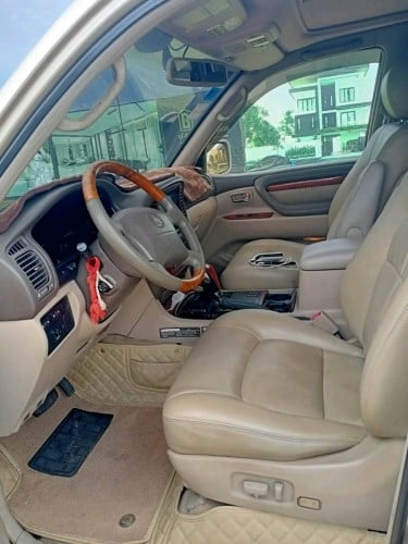 Lexus 470ឆ្នាំ2000លក់ដូសារី11000$ចរចារ