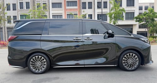 Lexus LM350 VIP