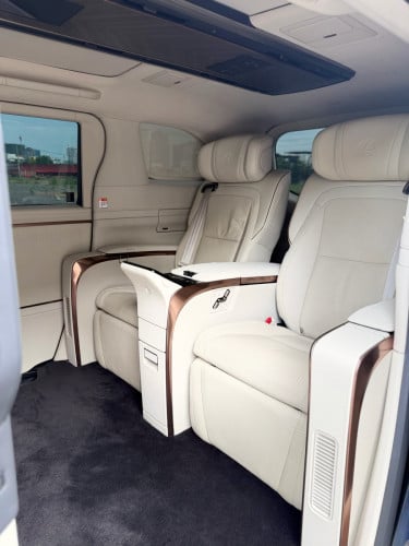 Lexus LM350 VIP