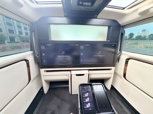 Lexus LM350 VIP