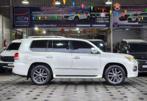Lexus LX570 2014 full options Arap ថ្មីខ្លាំង