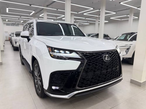 Lexus LX600 2023 F-Sport ស ក្នុង ក្រហម USA Spec ប្រើបាន 4800Miles New Tax