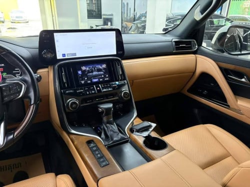 Lexus LX600 2023 Luxury Full option USA Spec DVD Remote Start soft doorក្នុងការ៉ុត NexTax